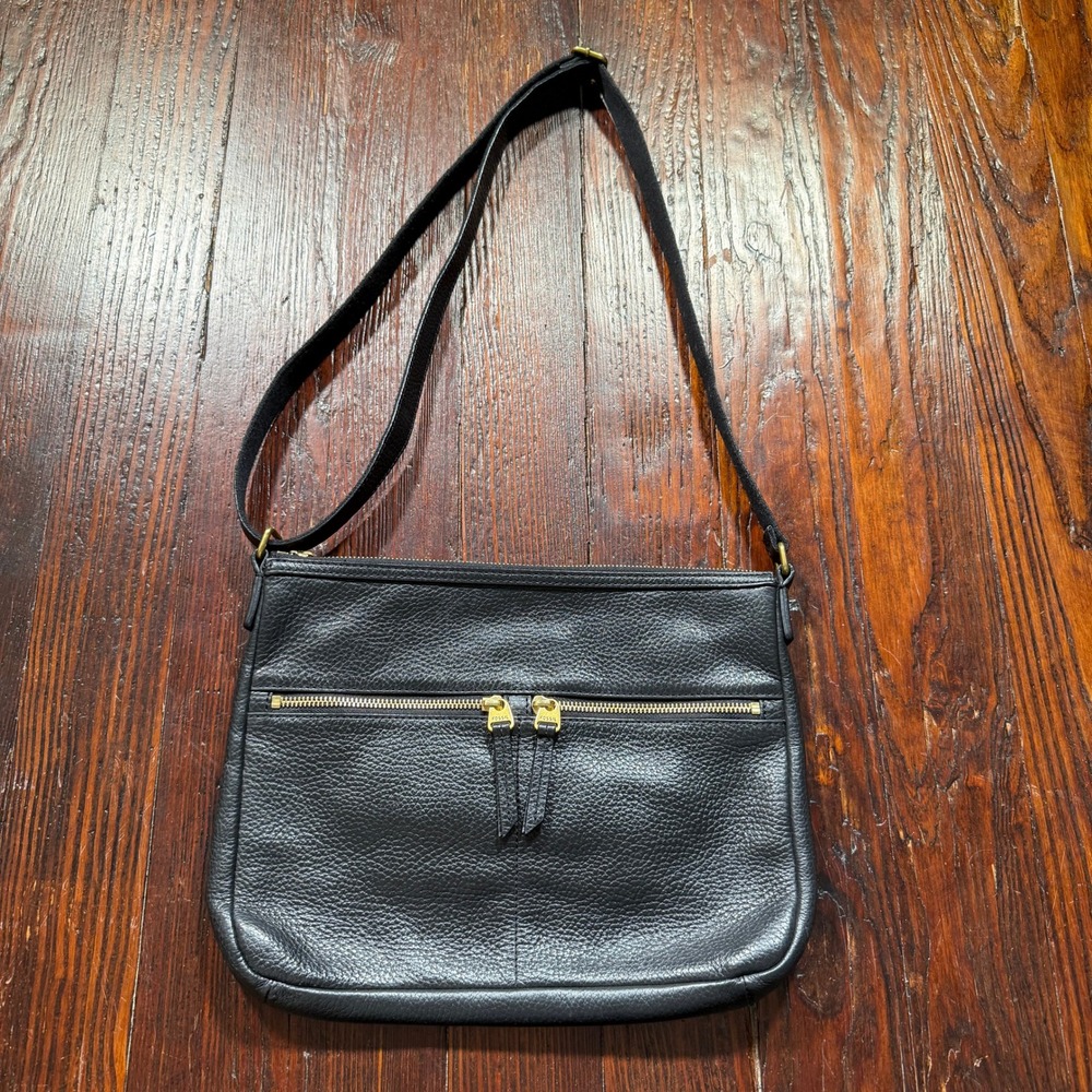 Fossil Crossbody Bag Purse Black Pebbled Leather Gold Hardware Minimalist